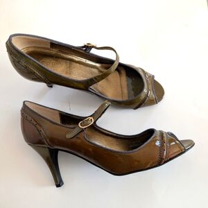 J Crew Patent Leather Mary Jane Heel Pumps Olive Color Size 9